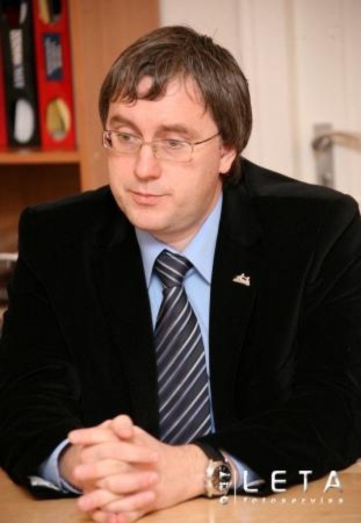 Reģionālo un pašvaldību lietu ministrs Edgars Zalāns piedalās Saeimas Valsts pārvaldes un pašvaldības komisijas sēdē. 
Autors: LETA