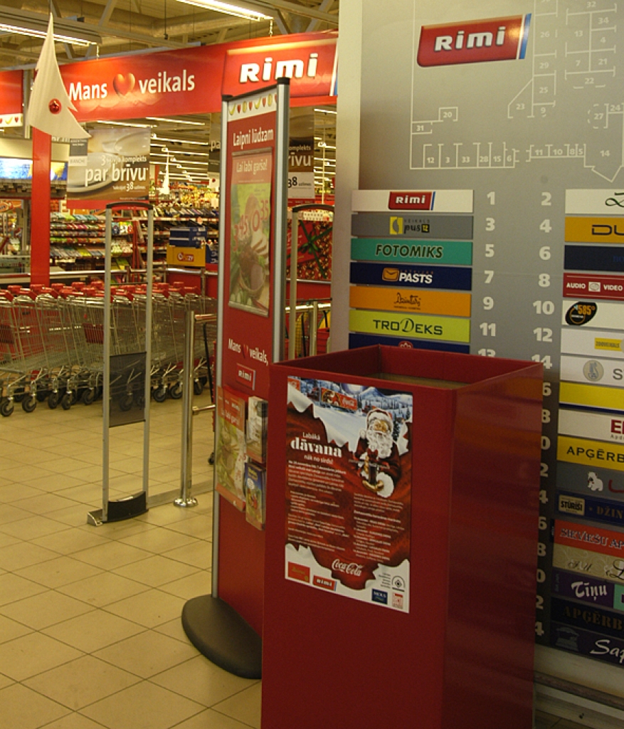 Arī Bauskas «Rimi» veikalā novietota karavānas sarkanā kaste dāvaniņu vākšanai. Dāvanas var nest līdz 7. decembrim.
Autors: Ivars Bogdanovs