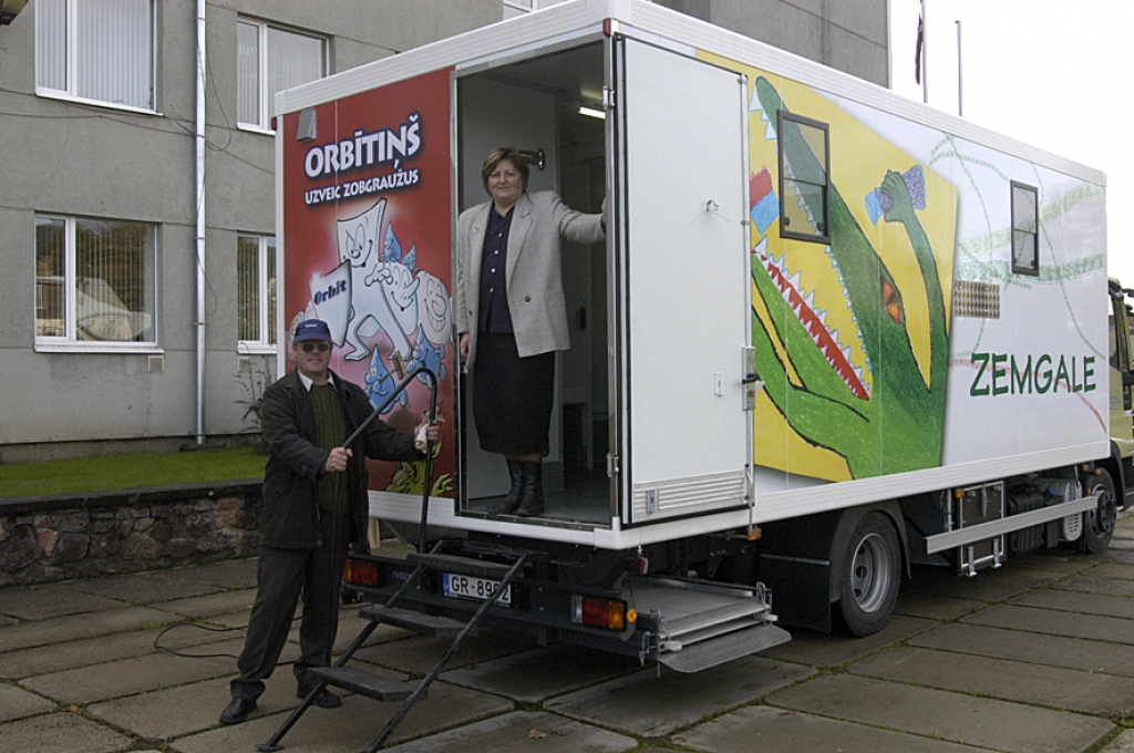 Mobilajā zobārstniecības autobusā pagājušā gada trijos mēnešos  zobi laboti 197 Bauskas rajona bērniem.
Autors: No arhīva