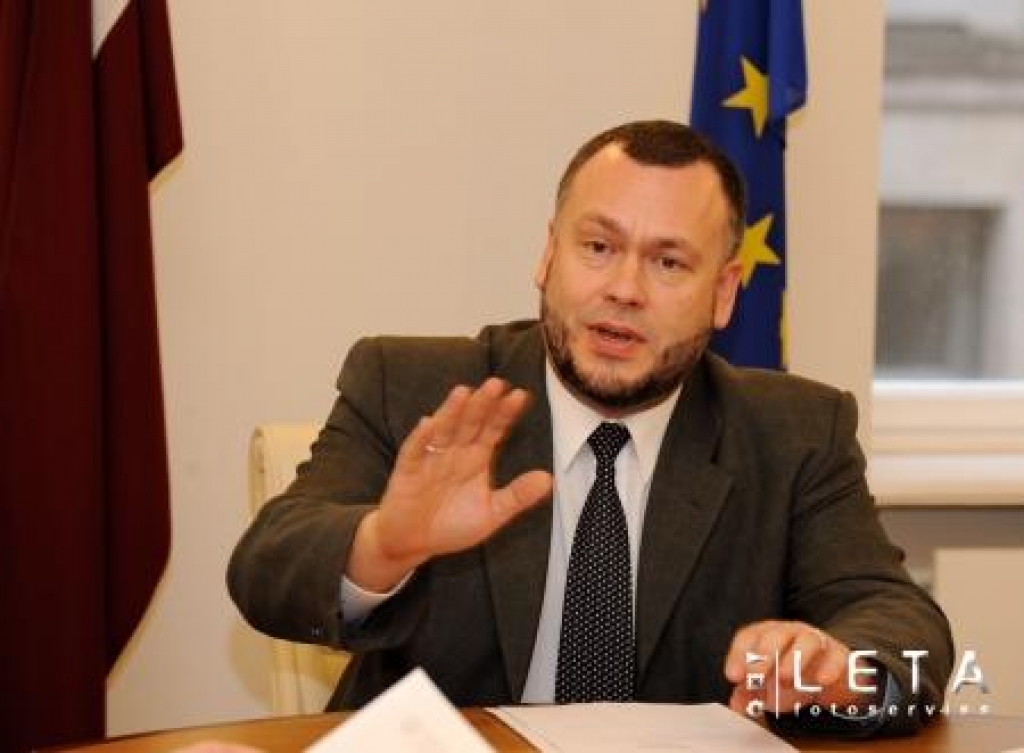 29.02.2008. Centrālās vēlēšanu komisijas priekšsēdētājs Arnis Cimdars piedalās sēdē, kurā paredzēts apstiprināt parakstu pārbaudes rezultātus par vēlētāju iesniegto likumprojektu.
Autors: LETA