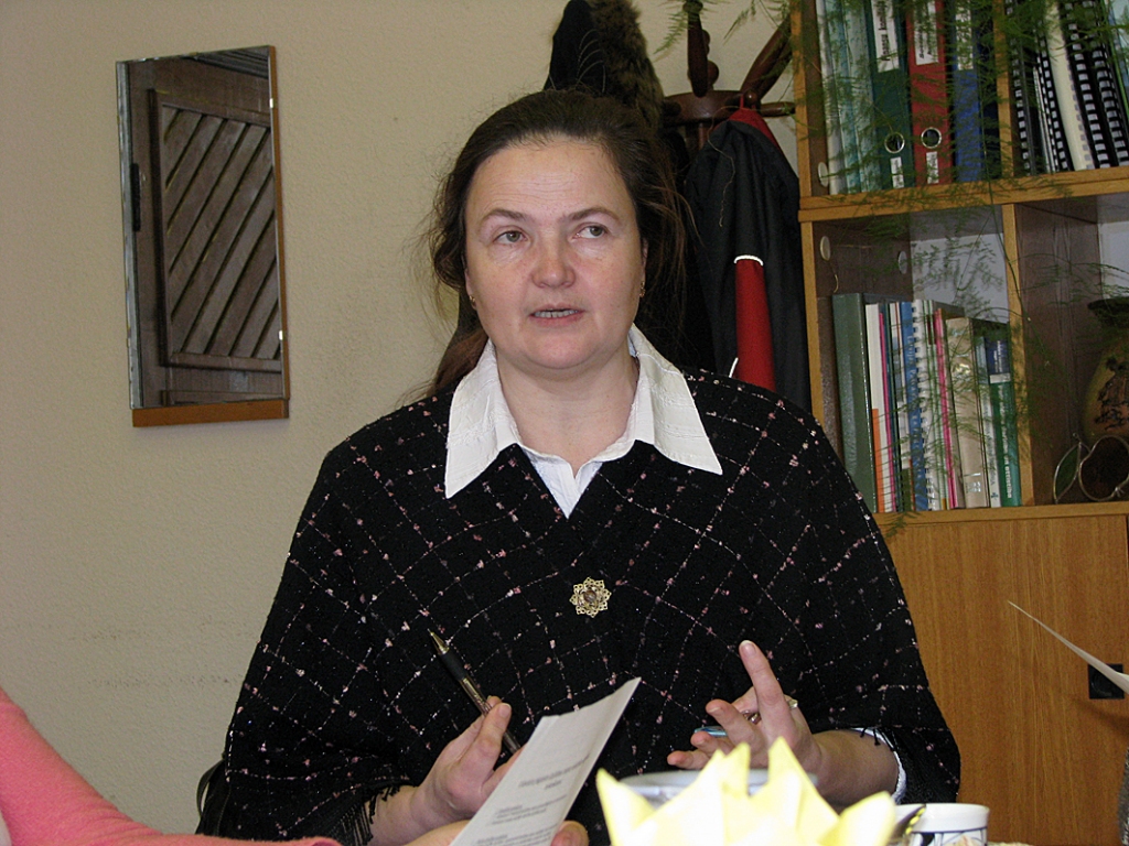 Viesturu pagasta kultūras darba organizatore Svetlana Poča: «Sabiedrībā pieaug necieņa pret likumiem, mazinās bijība pret policistiem. Ja sakāt, ka piedzērušies jāraida laukā no zāles, tad dažreiz ir tā, ka jāizdzen visi un pasākums jābeidz.»
Autors: Vilnis Auzāns