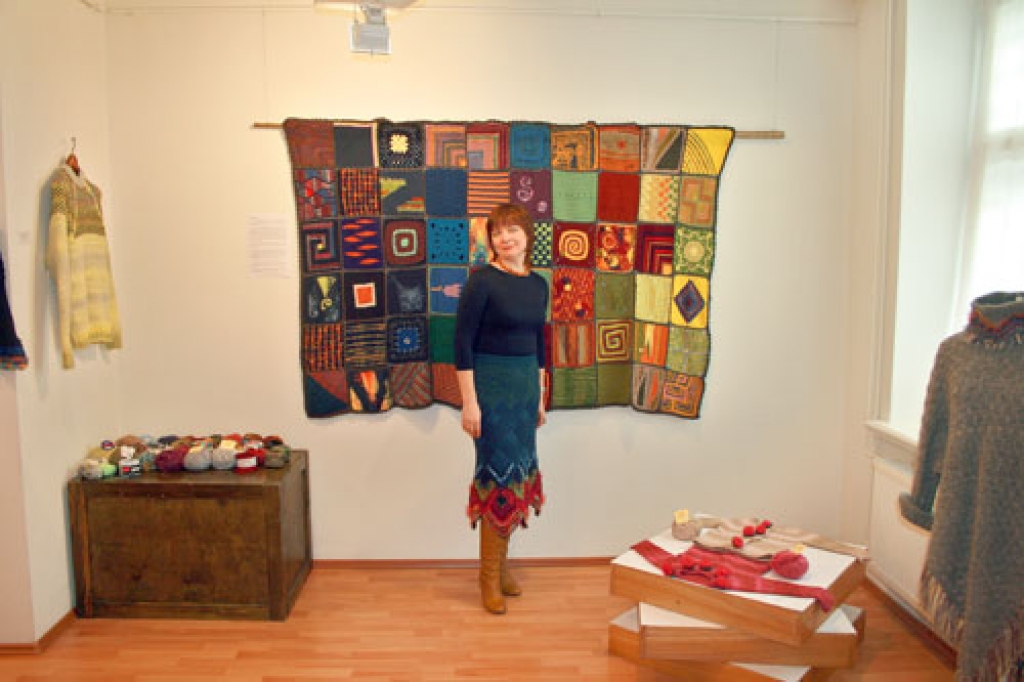 Anitra Tooma ir SIA «Lauku Avīze»  tematisko izdevumu «Adīšana priekam» un «Pirts un SPA veselībai un baudai» autore.
Autors: No albuma.