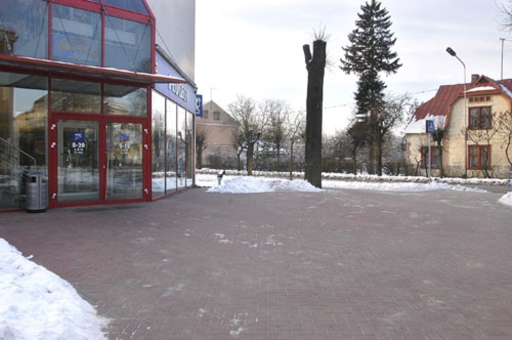 Viens no pirmajiem uzņēmumiem, kas saņēma Bauskā nekustamā īpašuma nodokļa atvieglojumus, savulaik bija SIA «Eva autonams». Par jaunuzcelto namu un sakārtoto apkārtni, ieklāto bruģi.
Autors: No arhīva.