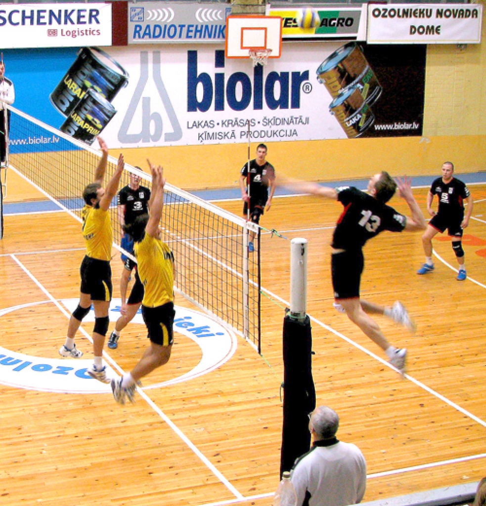 Kaut arī Bauskas rajona volejbolistiem šī ir ļoti gara sezona, viņi atraduši spēku Latvijas vasaras 2. olimpiādes atlases pirmajai un otrajai kārtai.
Autors: www.vecumnieki.lv