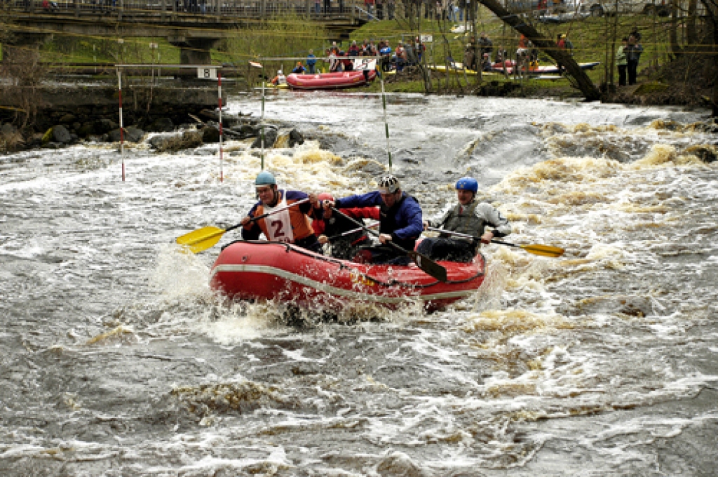 Komandu sacensībās dodas Māris Kupšis, Aigars Auzinieks, Andris Niedols un Mārcis Laidiņš. Dalībnieki ir no Liepājas un Valmieras.
Autors: Ivars Bogdanovs