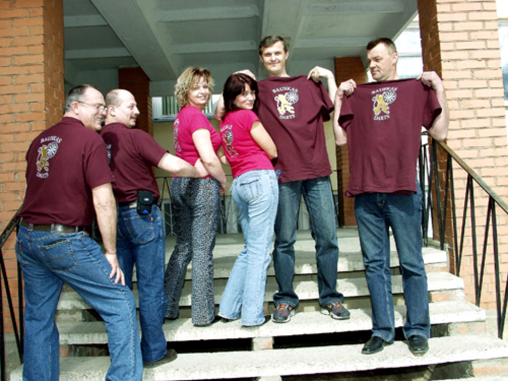 Bauskas rajona veterānu šautriņu mešanas komandai Daugavpilī neizdevās atkārtot pagājušā gada panākumus, kad baušķenieki kļuva par čempioniem. Šoreiz jēkabpilieši un liepājnieki pārspēja mūsu sportistus.
Autors: no «Bauskas Dzīves» arhīva