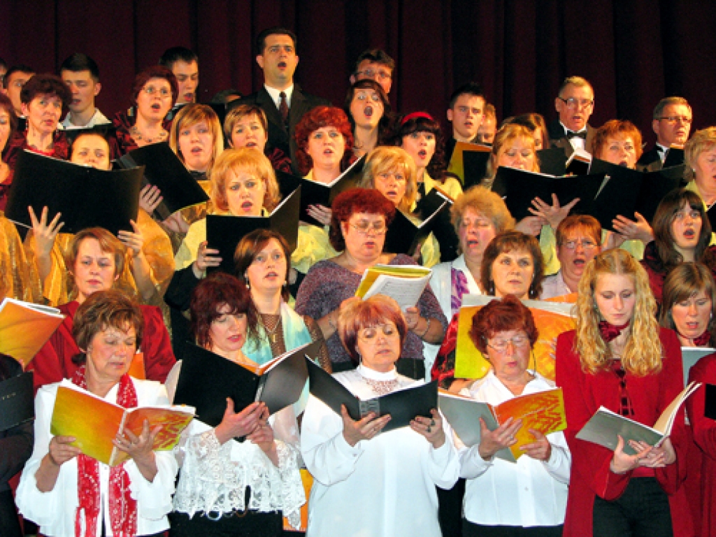 Bauskas rajona kopkora skanējumu 3. maijā pilsētas Tautas namā vērtēs žūrija, kas noteiks, kuru dziedātāju balsis vasarā skanēs lielajos svētkos Rīgā.
Autors: Juris Iļņickis