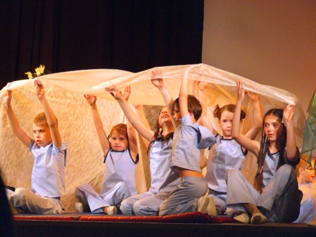 Rundāles pagasta teātra studija «Savējie» izmanto iespējas piedalīties dažādos festivālos un konkursos, lai pilnveidotos, attīstītos.
Autors: no «Bauskas Dzīves» arhīva