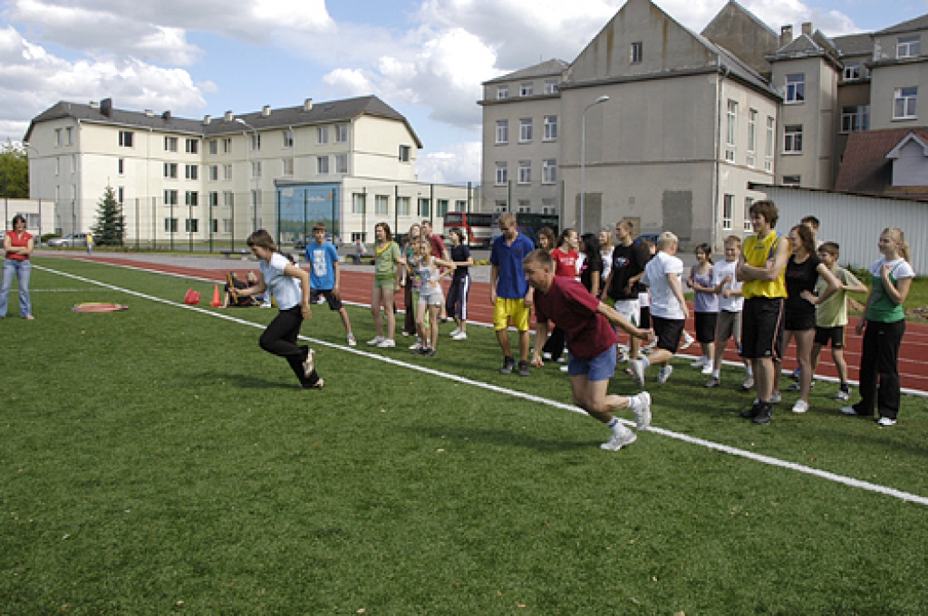 Jo sparīgi stafetē startē poļu skolotājs Pjotrs Zareba. 
Autors: Ivars Bogdanovs
