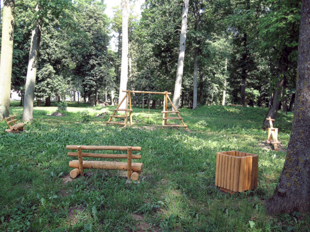 gadā konkursā «Sakoptākais Latvijas pagasts» mazo pašvaldību grupā Bauskas rajonā par labāko tika atzīts Viesturu pagasts. Attēlā – pagasta parks šovasar.
Autors: Viesturu pagasta padomes arhīva.