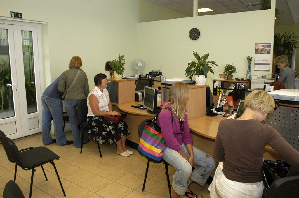 20. jūnija rītā garas rindas nebija novērojamas, taču satiktie PMLP Bauskas rajona nodaļā stāstīja, ka iepriekš vajadzējis gaidīt rindā pat pusotru līdz divām stundām.
Autors: Ivars Bogdanovs