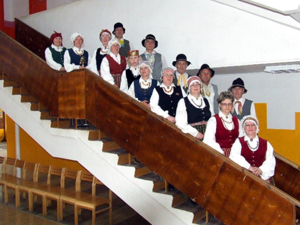 Codes pagasta folkloras kopa «Dreņģeri» šodien, 20. jūnijā, piedalīsies Jāņu ielīgošanā Bastejkalnā Rīgā.
Autors: No «Bauskas Dzīves» arhīva.