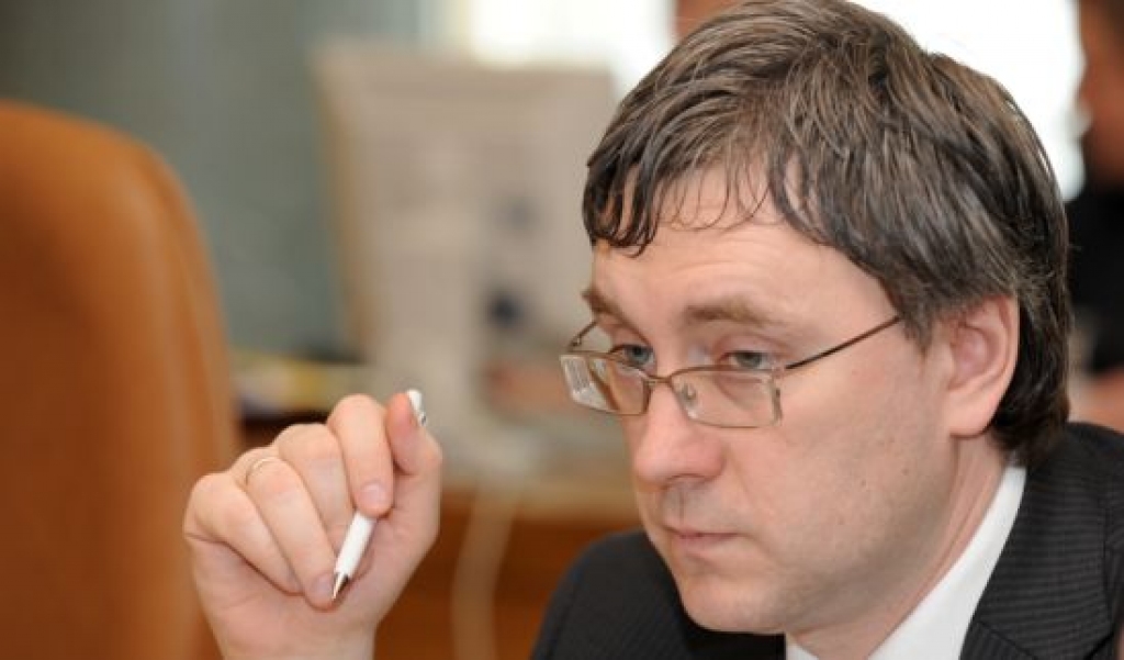 Pašvaldības, kas piekritušas apvienoties Bauskas novadā apsolīto mērķdotāciju vēl nav saņēmušas. Reģionālās attīstības un pašvaldību lietu ministrija norādījusi, ka turpina izvērtēt pašvaldību iesniegtos priekšlikumus valsts atbalsta saņemšanai. Kopumā šogad budžetā šim mērķim ir paredzēti 55,55 miljoni latu. Līdz ko pašvaldību iesniegtie dokumenti būs izvērtēti un komisija dos pozitīvu atzinumu, Pašvaldību lietu ministrs Edgars Zalāns rīkojumus parakstīs.
Autors: LETA