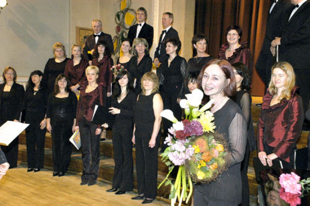 Mežotnes pagasta koris un diriģente Mārīte Jonkus.
Autors: no «Bauskas Dzīves» arhīva