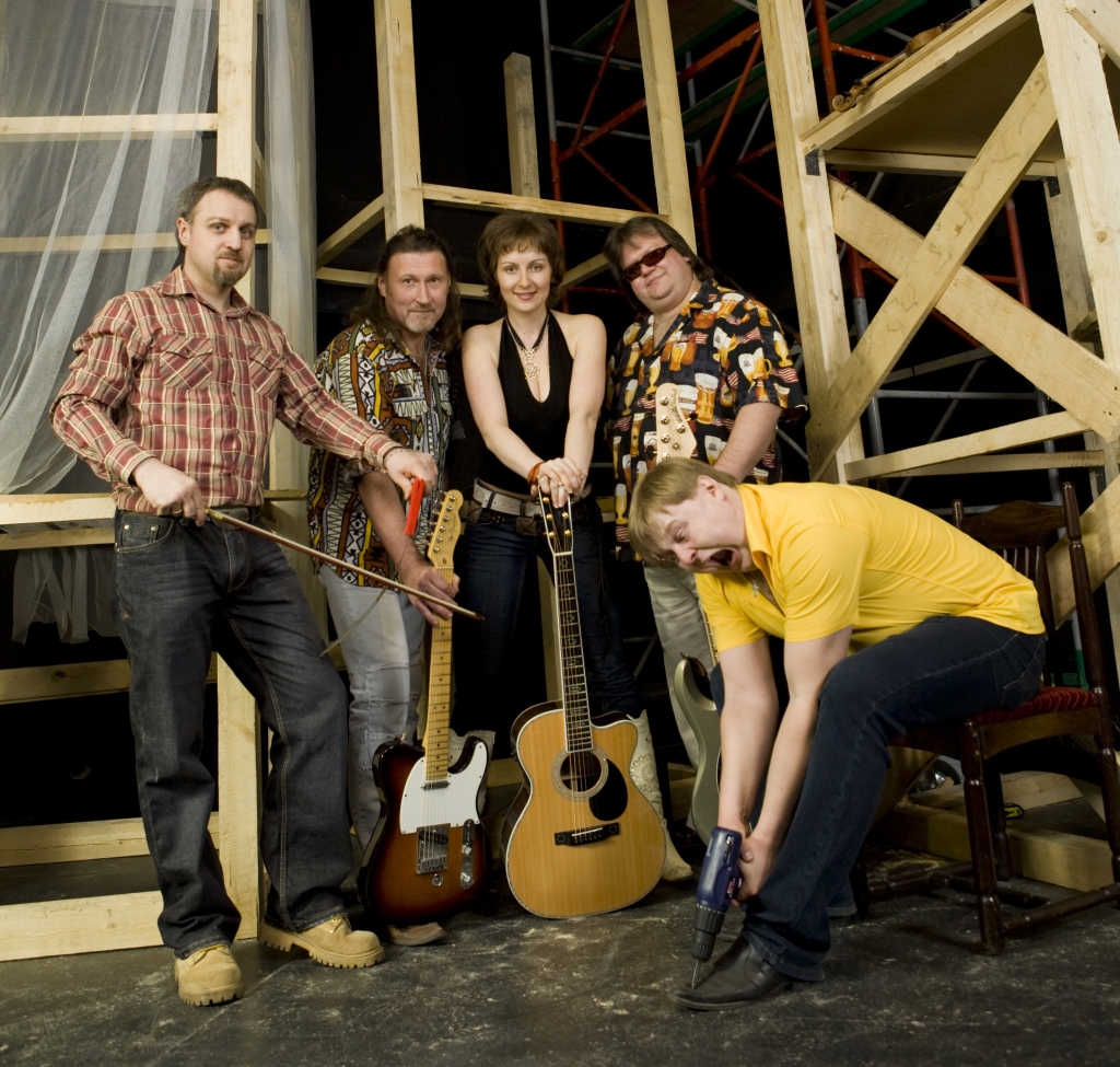 Paredzēts, ka Kantrimūzikas festivālā šogad uzstāsies viesmākslinieki no Maskavas - grupa «Kukuruza».
Autors: No albuma.