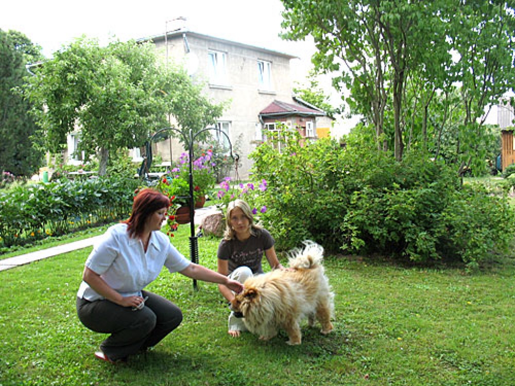 Ineta Hermane ar meitu Sintiju un ģimenes mīluli Eiru. 
Autors: Vilnis Auzāns