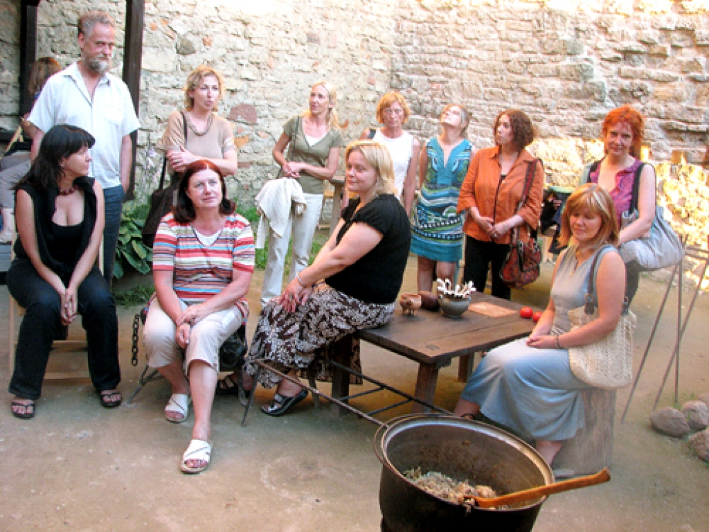 Bauskas pilī notika plenēra dalībnieku iepazīšanās vakars.
Autors: Juris Iļņickis