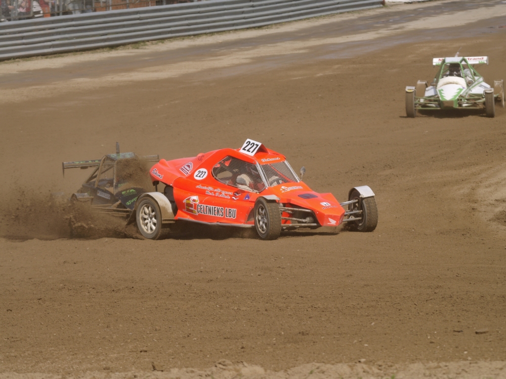 Lielas cerības līdzjutēji liek arī uz Latvijas bagijistu Anatoliju Abramovu, kurš iepriekšējā posmā Vīlandē bija trešais labākais.
Autors: Rihards Stīrijs