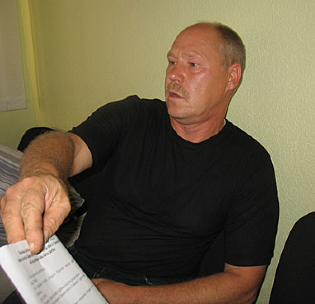 Domes sēdē 24. jūlijā piedalījās bijušais SIA «Bauskas namsaimnieks» vadītājs Guntars Skujenieks. Viņš neizteica nekādus skaidrojumus. 
Autors: Vilnis Auzāns