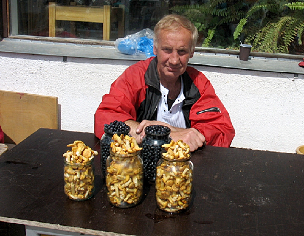  Pie A. Boikova Bauzes tirgū var iegādāties gailenes un mellenes no Bauskas rajona mežiem.
Autors: Laura Zeniņa