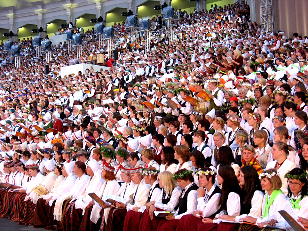 „Rīga dimd” – izpilda apvienotie jauktie kori.
Autors: Vilnis Auzāns