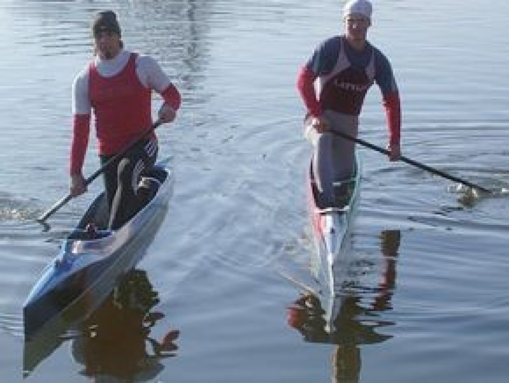 Miķelis Ežmalis (pa labi) treniņā kopā ar   Gati Pranku
Autors: no www.esports.lv