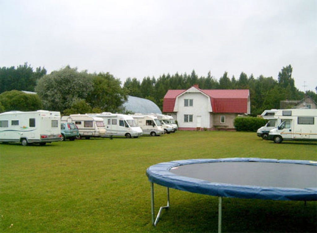 «Labirintos» piedāvā dažādas atrakcijas, tur iespējams arī nakšņot..
Autors: www.labirinti.lv