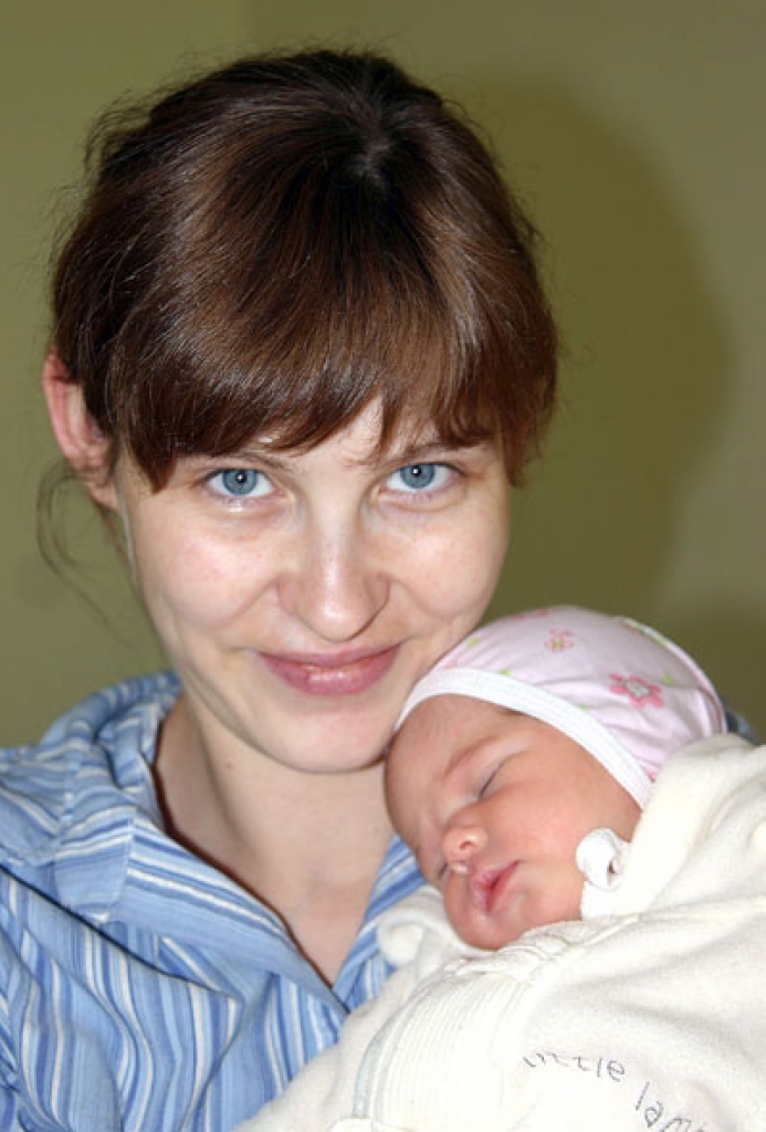 Baušķenieku Signes un Anatolija Bračku ģimenē 11. jūlijā plkst. 9.56 piedzima meitiņa Paula. Viņai ir brālītis Roberts. Māmiņa pateicas dakterēm Allai Hačikjanai un Dacei Paozolai, kā arī visam pārējam dzemdību nodaļas personālam.