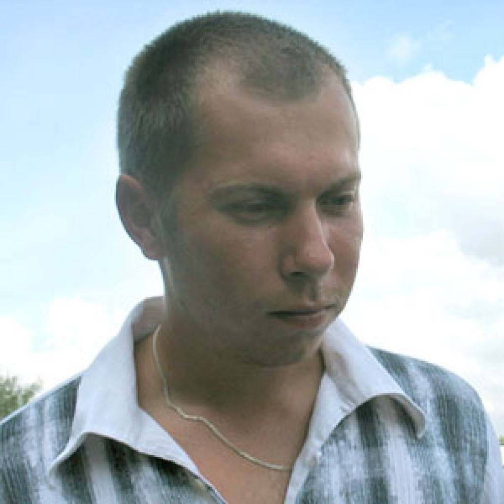 KASPARS  GAILĪTIS, strādā ceļu būvē: «Man ir vienalga. Es neinteresējos par politiku.»