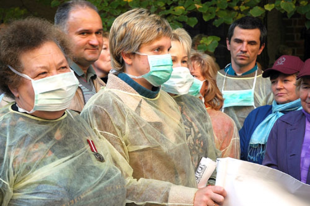 Piketā 26. septembrī pie Saeimas piedalījās arī Latvijas mediķi.
Autors: Aivars Vētrājs, laikraksts «Kurzemnieks»