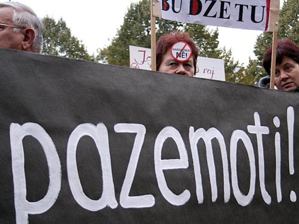 Arī iepriekš skolotāji ir piketējuši pie Saeimas, pieprasot palielināt atalgojumu.
Autors: www.apollo.lv