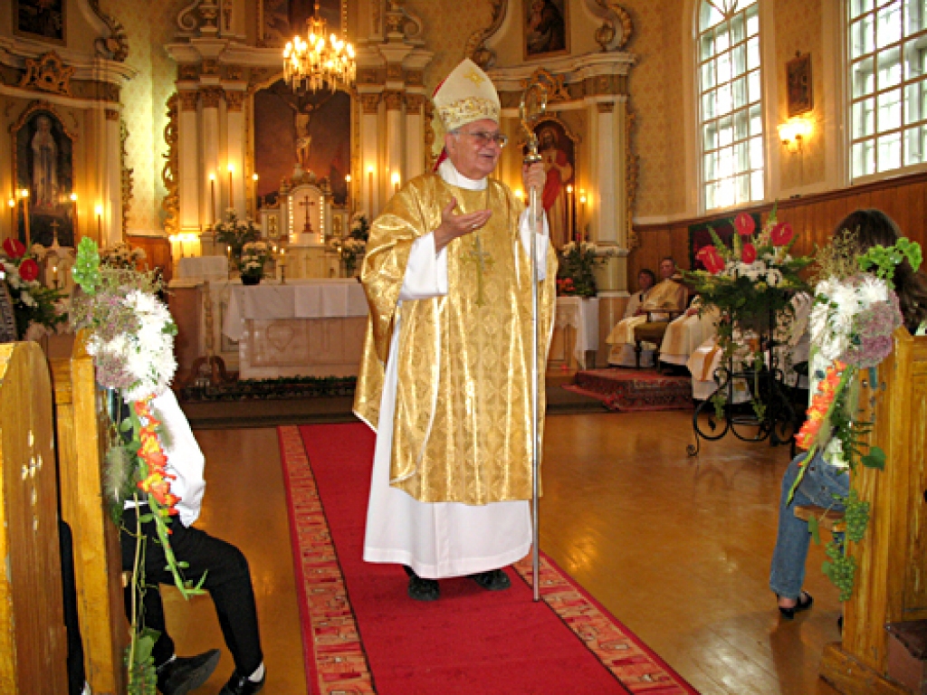 Brunavas Romas katoļu draudzi jubilejā uzrunāja bīskaps Antons Justs.
Autors: Vilnis Auzāns