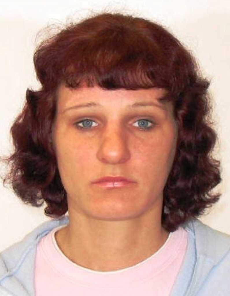 Bauskas RPP meklē bezvēsts pazudušo Ingu Lomakinu, dzimušu 1979.gada 8.jūnijā, kura pēdējo reizi redzēta 2008.gada 25.jūnijā, Bauskā. Pazīmes: 161cm gara, vidējas miesas būves, mati nedaudz lokaini, sarkanbrūni. Acis zilā krāsā. Ir nosliece uz alkoholu.
Autors: Policijas izplatīts foto.