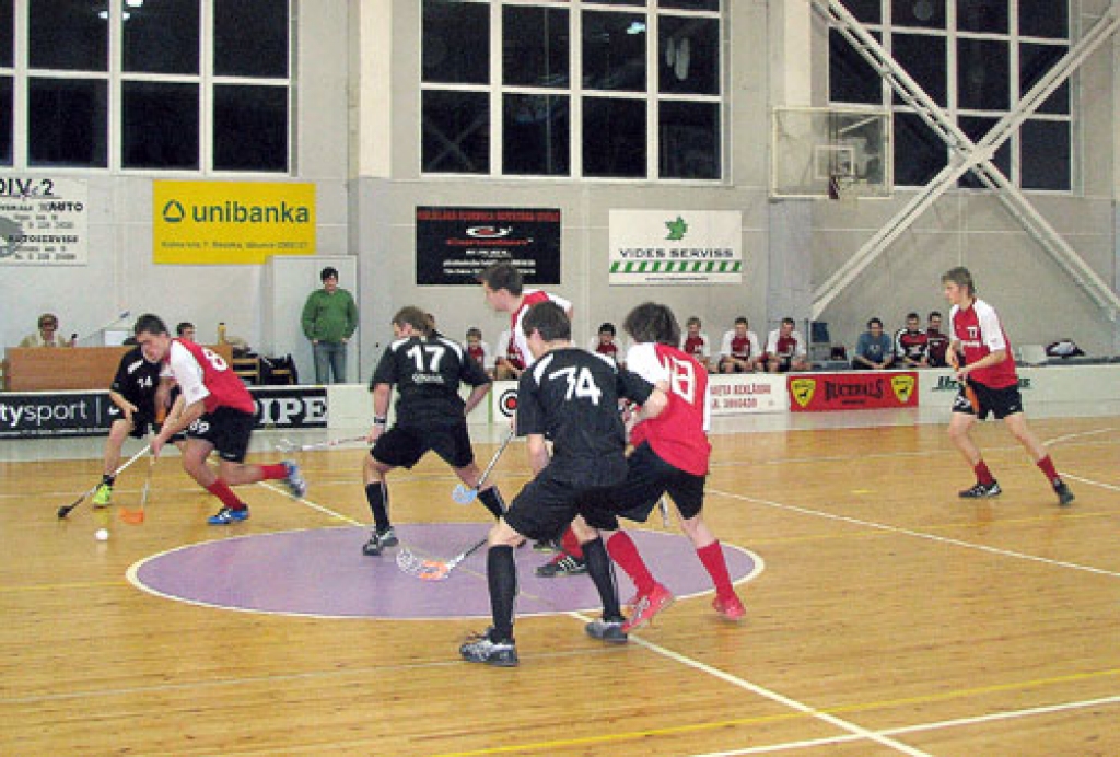 Spēles papildlaikā florbola komanda «Bauska» spēja izraut uzvaru, kas šosezon jau ir trešā pēc kārtas. 