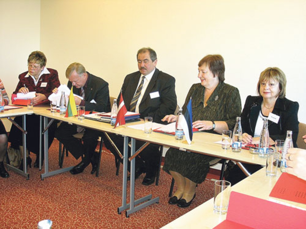 Baltijas valstu tiesnešu konferences darbu Bauskā vadīja Latvijas Tiesnešu biedrības prezidents Ivars Bičkovičs (vidū).