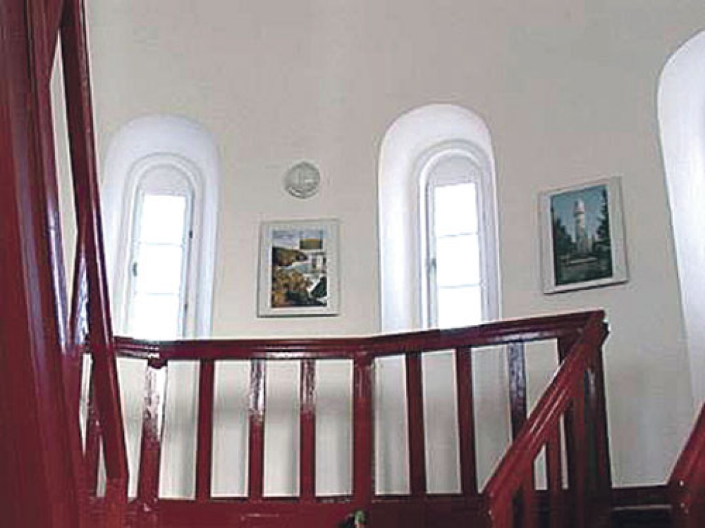 Tematiskas ekspozīcijas par Slīteres dabas un kultūrvēstures tematiem ir iekārtotas bākā. Līdz 1999. gadam bāka kalpoja kā jūras navigācijas būve.