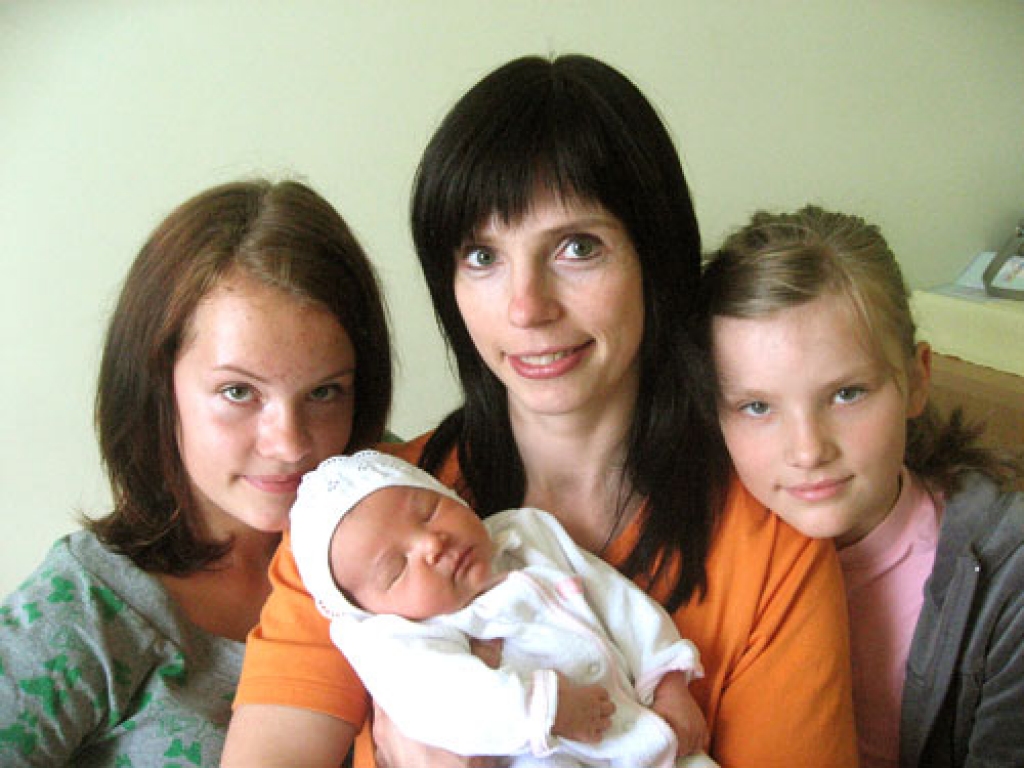 Aijas un Mārtiņa Ružu ģimenē no Bauskas 29. augustā plkst. 7.55 piedzima meitiņa Beāte. Viņai ir māsiņas Sintija, Kitija un Katrīna. Māmiņa pateicas vecmātei Inesei Majorei, kā arī pārējam dzemdību nodaļas personālam.