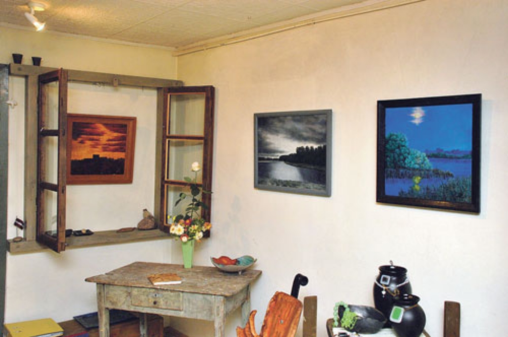 ANDREJA LAZDIŅA personālizstādi var aplūkot salonā «Meistars Gothards» Bauskā.