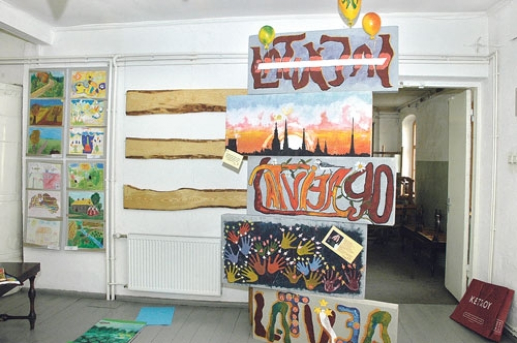 Dartijas sākumskolas 4. klases audzēkņu plakāti. 
Autors: Ivars Bogdanovs