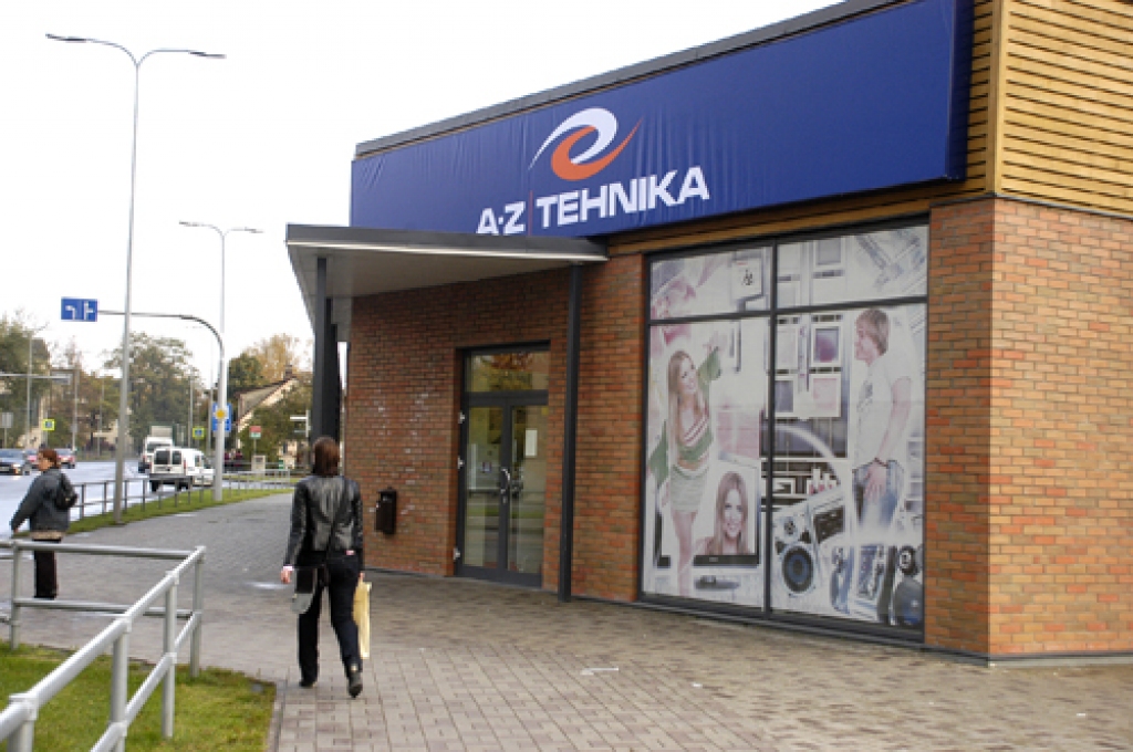 Lietuvas uzņēmuma «AG Group» darbības dēļ Bauskā slēgts veikals «Topo centrs». Tirgotavu pārņēma SIA «Teksons», un jau no 19. septembra  «Topo centra» vietā atvērts veikals «AZ tehnika». 
Autors: Ivars Bogdanovs