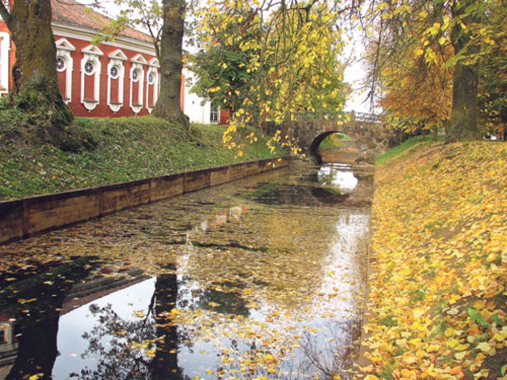 Atjaunotais Rundāles kanāls lapkritī.
Autors: Juris Iļņickis