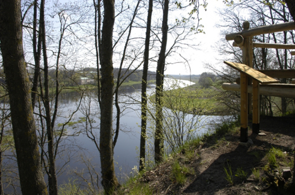 Bauskas dabas parkā – skats uz Lielupi no Mežotnes pilskalna.
Autors: Ivars Bogdanovs