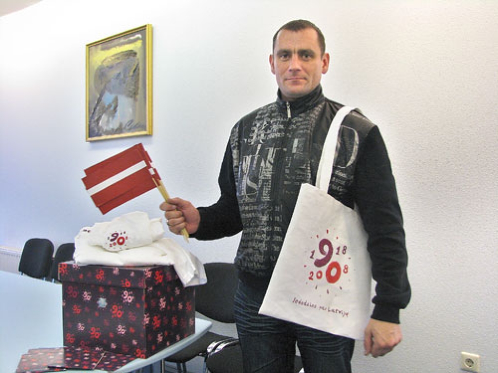 Valts dzimšanas dienas rīkotajā pasākumā otrdien ieeja par velti būs ikvienam, informē Dj Gunčs.
Autors: Juris Iļņickis