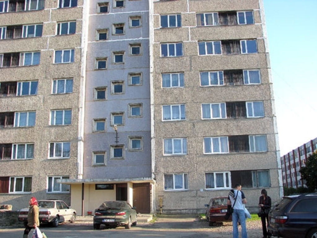 Iecavā daudzi iedzīvotāji nomainījuši radiatorus, bet nav redzami daudzdzīvokļu māju siltināšanas darbi, lai celtu energoefektivitāti.
Autors: no «Bauskas Dzīves» arhīva