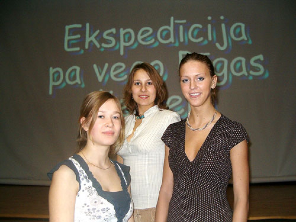 Pēc filmas prezentēšanas plašākai auditorijai tās veidotājas Maija Mickeviča (no kreisās), Anda Bārtule un Ilze Pole bija gandarītas par paveikto.