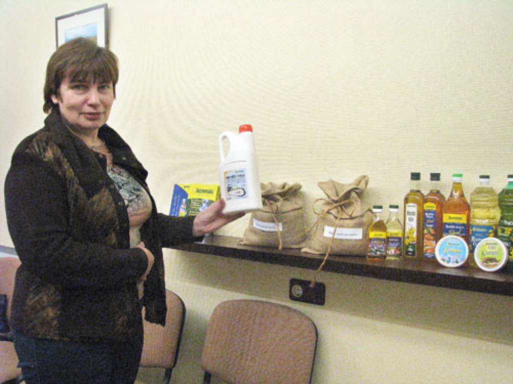 Tehnoloģe Aina Savicka kopā ar kolēģiem daudz strādājusi zāģu ķēžu bioeļļas izstrādes procesā. 
Autors: Juris Iļņickis