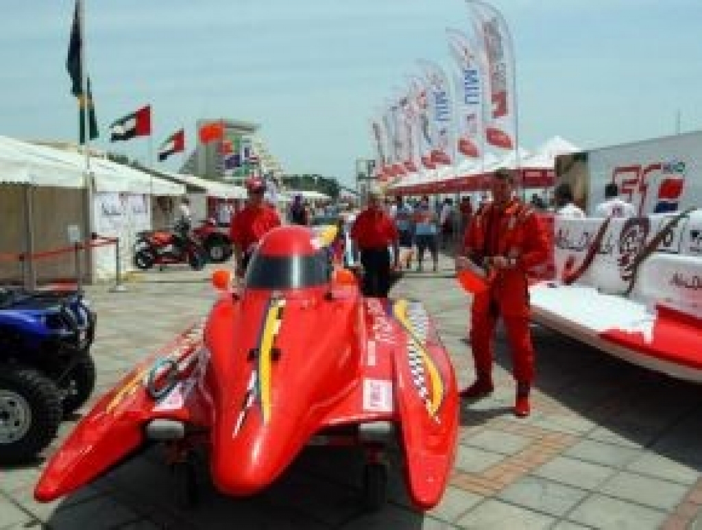 Uvis Slakteris ar savu ātrumlaivu.
Autors: www.esports.lv