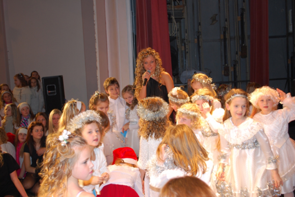 27. decembra pēcpusdienā Tautas namā iestājās „Balta nakts