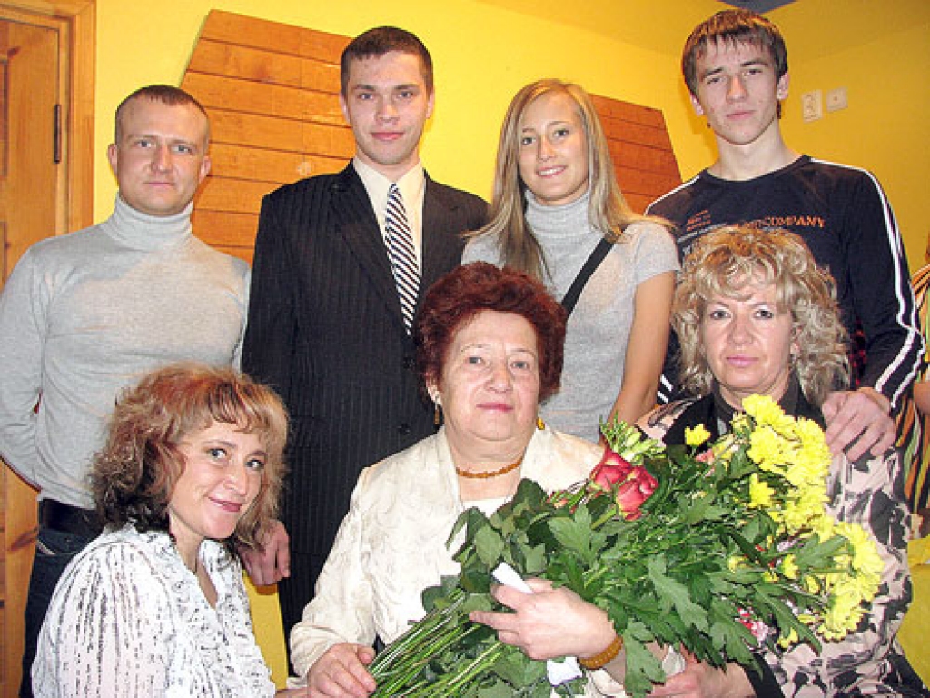 Baušķeniece Aina Bērziņa jubileju svinēja svētdienā, kad ciemos bija atbraukuši bērni, mazbērni un tuvākie radinieki.