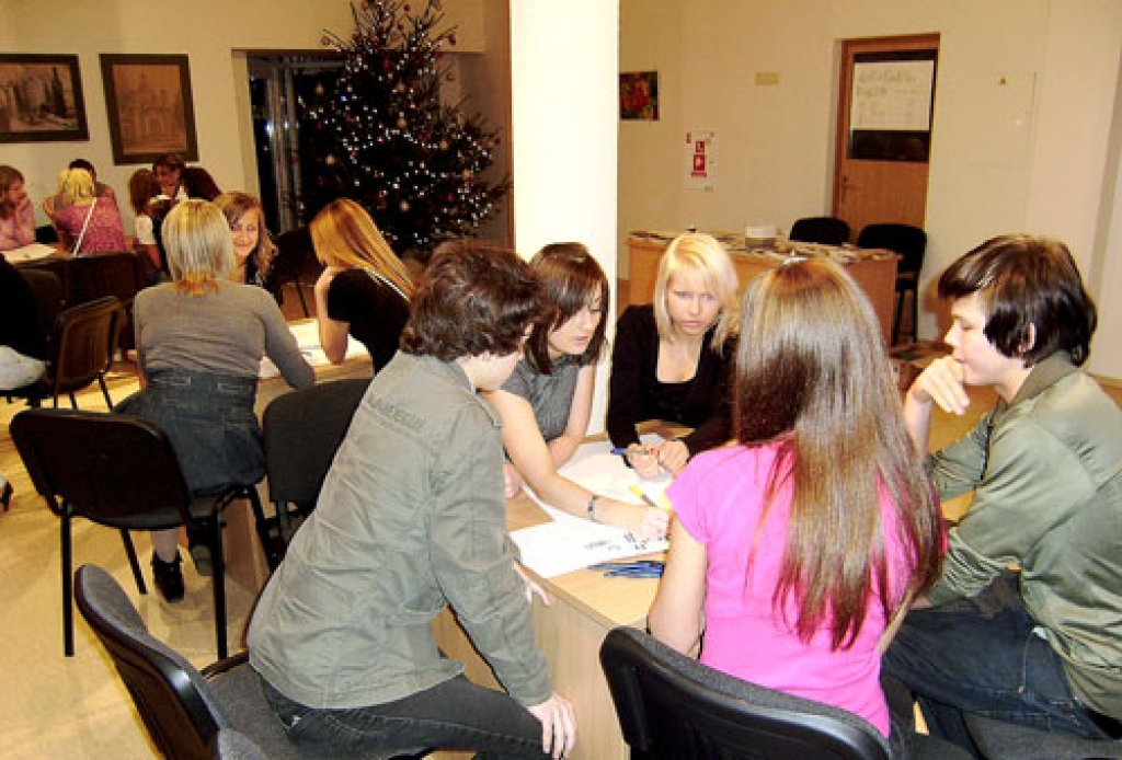 Seminārā «Neformālā izglītība» jaunieši sprieda par viņiem aktuālām tēmām un definēja iespējamos problēmu risinājumus.